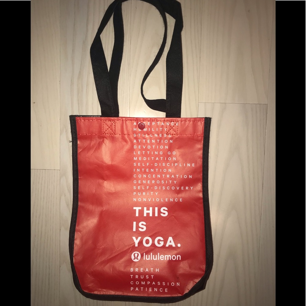 Lululemon new small tote bag rare yoga print